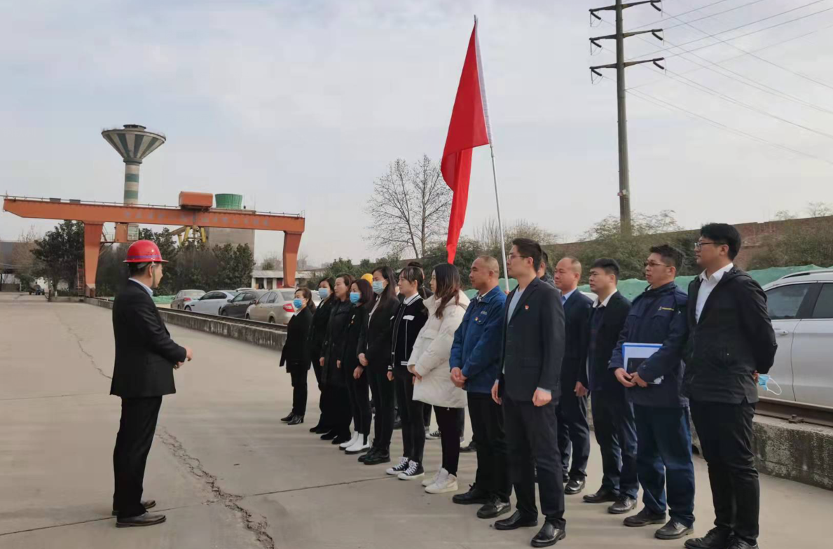 鋼加公司組織開(kāi)展“綠色清掃 美化廠區(qū) ”活動(dòng) 鋼加公司組織開(kāi)展“綠色清掃 美化廠區(qū) ”活動(dòng)