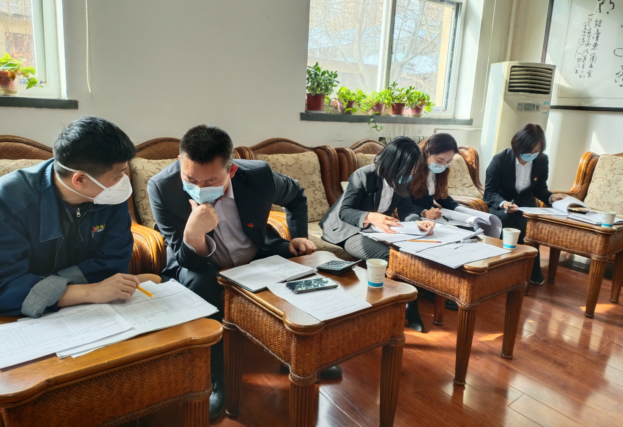 集團(tuán)公司調(diào)研檢查紅光物流公司工資備案制落實情況 集團(tuán)公司調(diào)研檢查紅光物流公司工資備案制落實情況