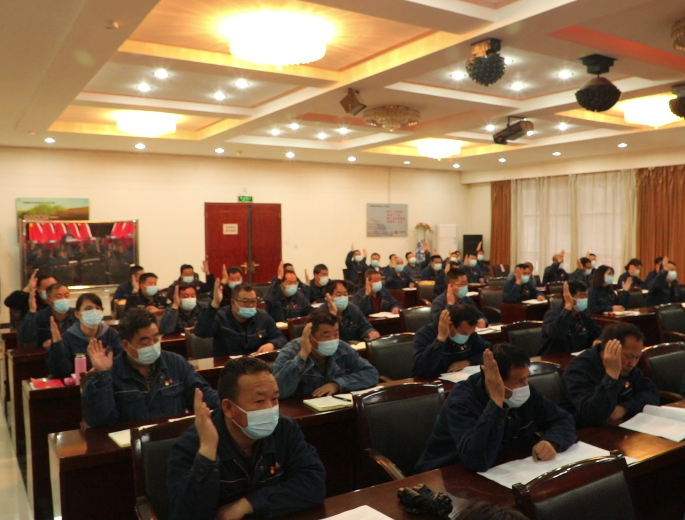 中共陜西大西溝礦業(yè)有限公司召開兩委換屆黨員大會 中共陜西大西溝礦業(yè)有限公司召開兩委換屆黨員大會
