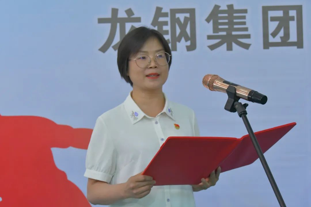 龍鋼集團(tuán)公司“提升執(zhí)行力 奮戰(zhàn)雙目標(biāo)”乒乓球比賽開(kāi)幕 龍鋼集團(tuán)公司“提升執(zhí)行力 奮戰(zhàn)雙目標(biāo)”乒乓球比賽開(kāi)幕