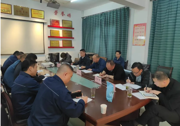 杜東興對(duì)龍鋼集團(tuán)公司安全環(huán)保工作進(jìn)行檢查指導(dǎo) 杜東興對(duì)龍鋼集團(tuán)公司安全環(huán)保工作進(jìn)行檢查指導(dǎo)