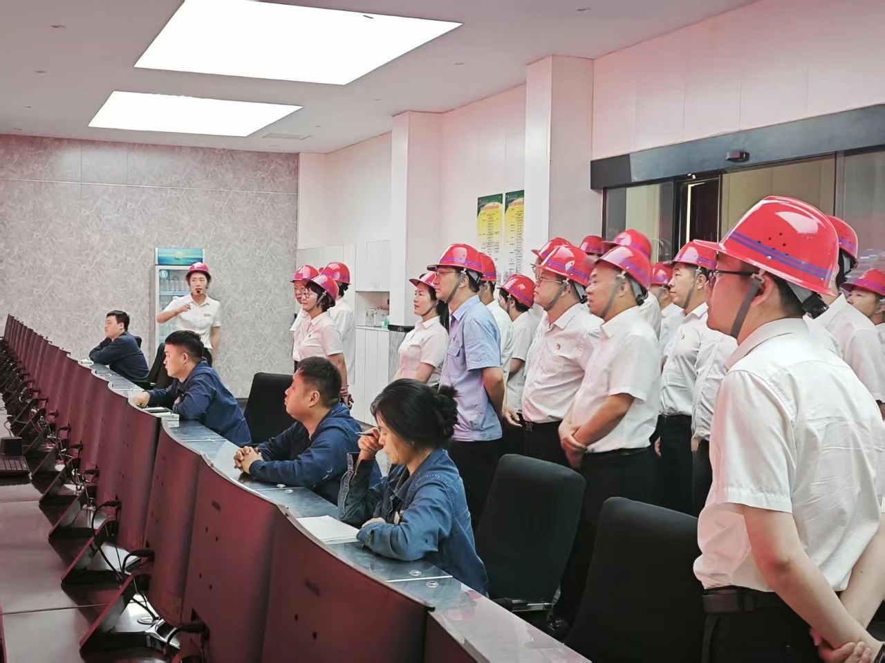 高溫熔爐煉精鋼 警示教育鑄廉心—龍鋼集團(tuán)2025年警示教育活動側(cè)記 高溫熔爐煉精鋼 警示教育鑄廉心—龍鋼集團(tuán)2025年警示教育活動側(cè)記