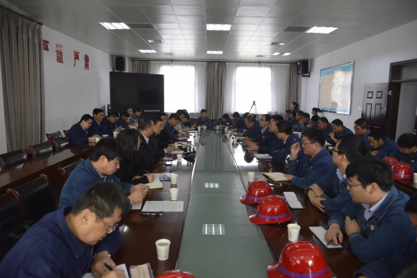 李永剛深入基層調(diào)研把脈職工思想動(dòng)態(tài) 李永剛深入基層調(diào)研把脈職工思想動(dòng)態(tài)