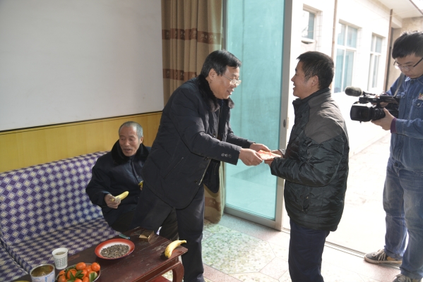 陜鋼集團“雙節(jié)”慰問及領導干部“一對一”幫扶工作全面鋪開 