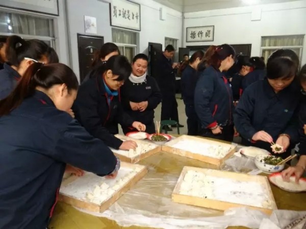 龍鋼集團(tuán)各單位開展慶“三八”活動