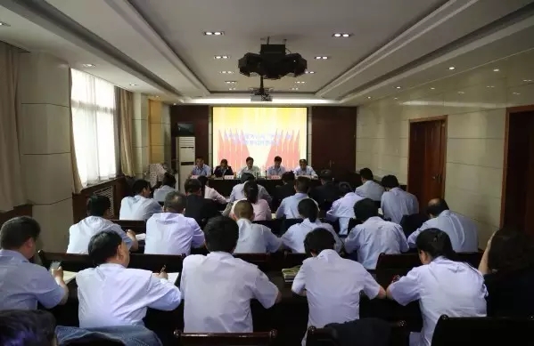 龍鋼集團(tuán)各基層黨組織召開“兩學(xué)一做”學(xué)習(xí)教育動(dòng)員部署會(huì) 龍鋼集團(tuán)各基層黨組織召開“兩學(xué)一做”學(xué)習(xí)教育動(dòng)員部署會(huì)