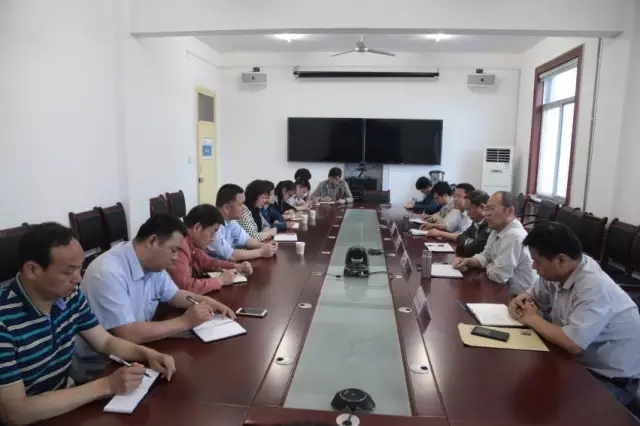 龍鋼集團對擬提任干部進行任前廉政法規(guī)考試和集體談話 龍鋼集團對擬提任干部進行任前廉政法規(guī)考試和集體談話