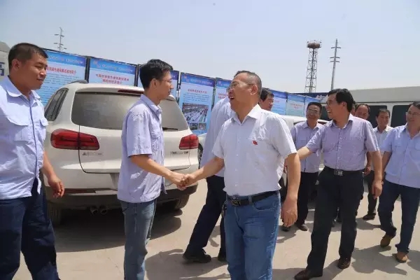 龍鋼集團黨政工領導到韓城片區(qū)慰問“送清涼” 龍鋼集團黨政工領導到韓城片區(qū)慰問“送清涼”