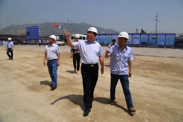 龍鋼集團黨政工領導到韓城片區(qū)慰問“送清涼” 龍鋼集團黨政工領導到韓城片區(qū)慰問“送清涼”