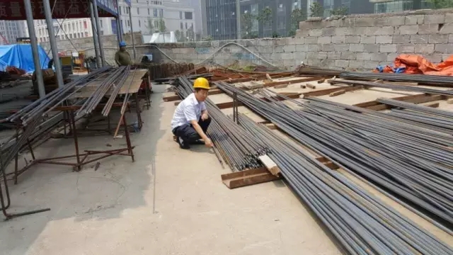 勇于開拓 積極創(chuàng)效 敬業(yè)奉獻(xiàn)的標(biāo)兵---陜鋼集團(tuán)2014-2016年度共產(chǎn)黨員標(biāo)兵馮瑋 勇于開拓 積極創(chuàng)效 敬業(yè)奉獻(xiàn)的標(biāo)兵---陜鋼集團(tuán)2014-2016年度共產(chǎn)黨員標(biāo)兵馮瑋