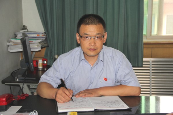 勇于奉獻(xiàn)的踐行者---陜鋼集團(tuán)2014-2016年度四優(yōu)共產(chǎn)黨員劉國祥