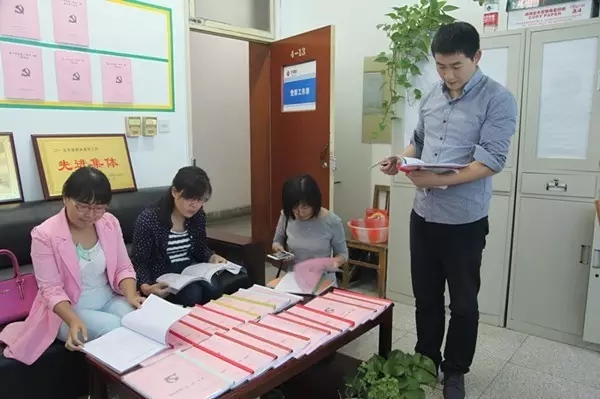 陜鋼集團檢查龍鋼集團“兩學(xué)一做”重點工作 陜鋼集團檢查龍鋼集團“兩學(xué)一做”重點工作