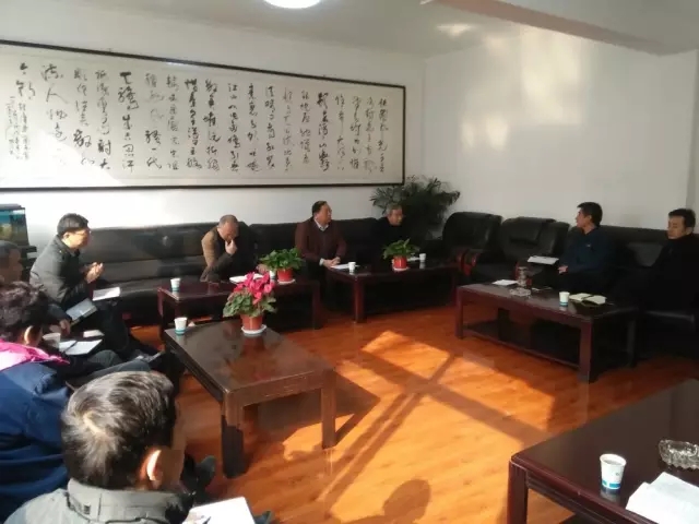 龍鋼集團(tuán)黨政領(lǐng)導(dǎo)春節(jié)收假第一天到西鋼、紅光物流公司檢查指導(dǎo)工作