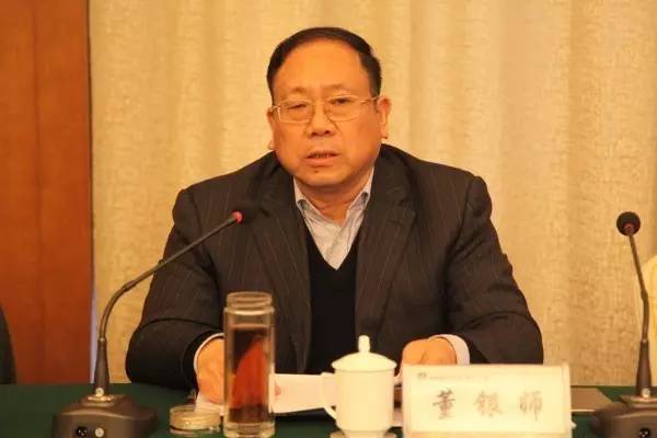龍鋼集團(tuán)召開2017年民主評(píng)價(jià)及管理創(chuàng)新工作安排會(huì)
