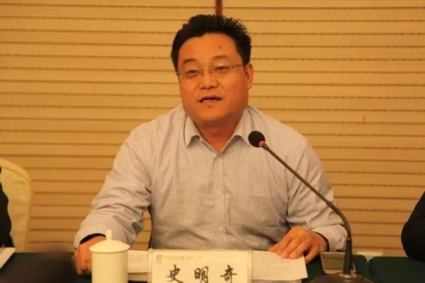 龍鋼集團(tuán)召開(kāi)2016年度基層單位黨組織書(shū)記抓黨建述職述廉評(píng)議考核會(huì)