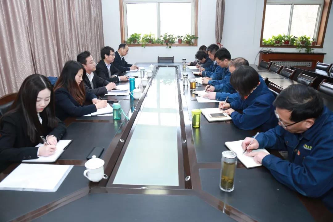 龍鋼集團對西鋼紅光物流公司領(lǐng)導班子進行誡勉談話 龍鋼集團對西鋼紅光物流公司領(lǐng)導班子進行誡勉談話