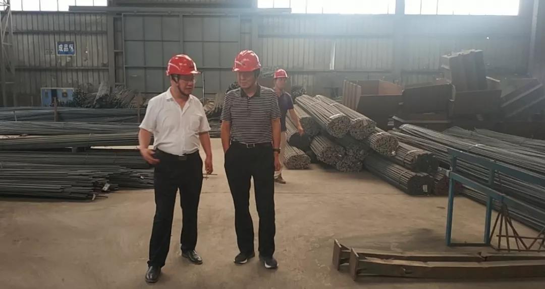 韋武強(qiáng)到龍鋼集團(tuán)鋼加公司韓城加工車間調(diào)研指導(dǎo)工作 韋武強(qiáng)到龍鋼集團(tuán)鋼加公司韓城加工車間調(diào)研指導(dǎo)工作