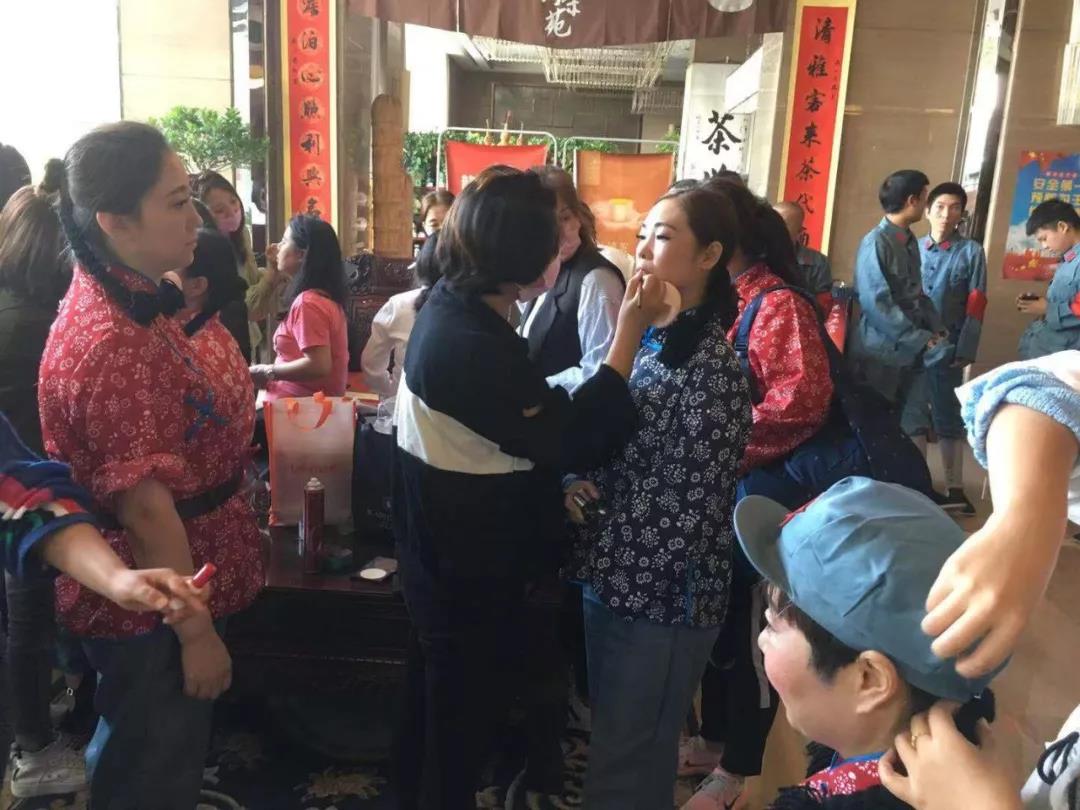 嘹亮的頌歌　深情的祝?！堜摷瘓F百人合唱節(jié)目側記