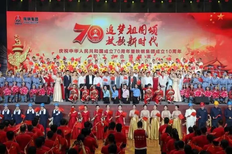 嘹亮的頌歌　深情的祝?！堜摷瘓F百人合唱節(jié)目側記