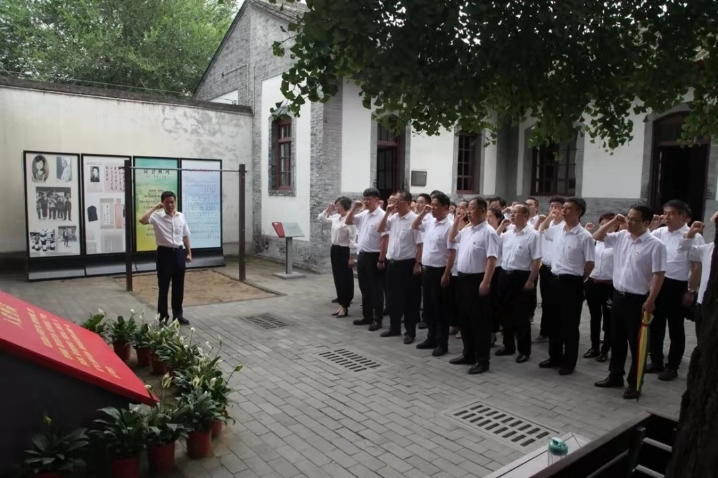 黨旗引領(lǐng)堅守初心 擔(dān)當(dāng)使命砥礪前行——龍鋼集團(tuán)2019年黨建工作綜述 黨旗引領(lǐng)堅守初心 擔(dān)當(dāng)使命砥礪前行——龍鋼集團(tuán)2019年黨建工作綜述