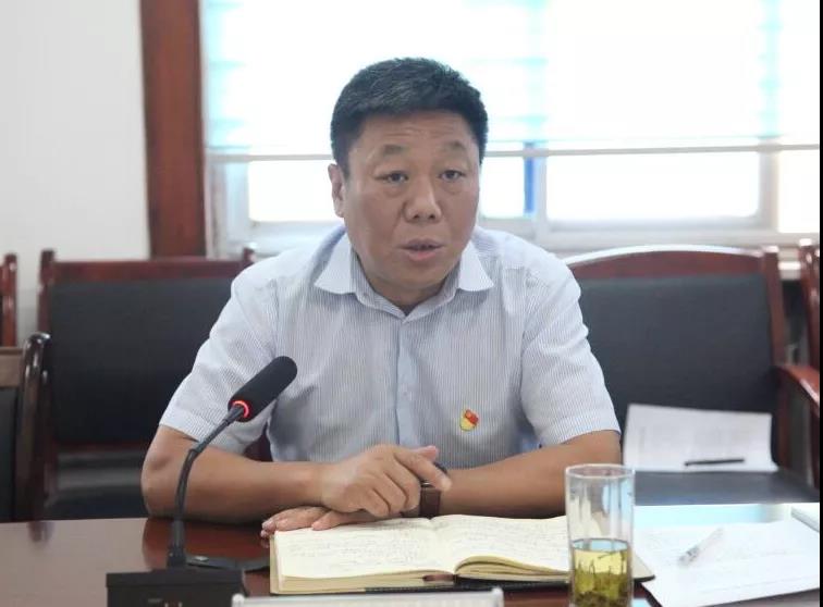 龍鋼集團黨委召開“黨建領(lǐng)航、班子引領(lǐng)、干部走在前列”“三基三對標(biāo)”專題匯報會