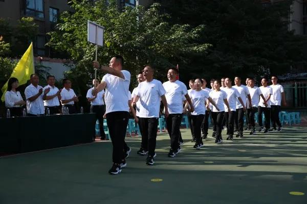 龍鋼集團“迎國慶”全民健身廣播體操展演活動掠影
