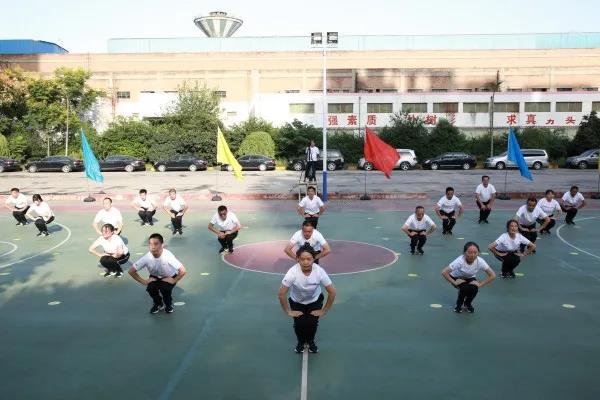 龍鋼集團“迎國慶”全民健身廣播體操展演活動掠影