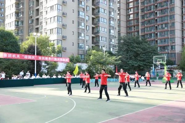 龍鋼集團“迎國慶”全民健身廣播體操展演活動掠影