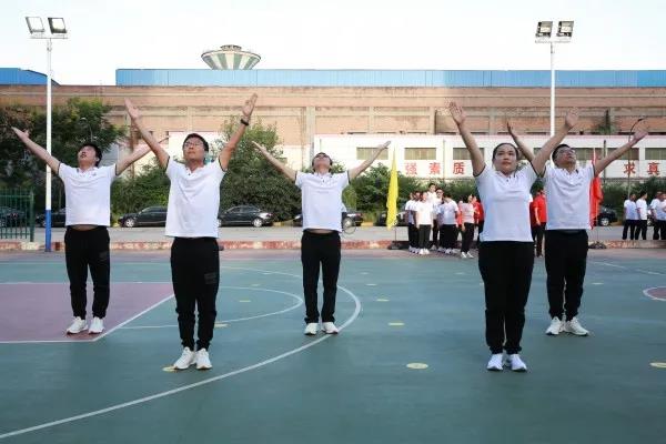 龍鋼集團“迎國慶”全民健身廣播體操展演活動掠影