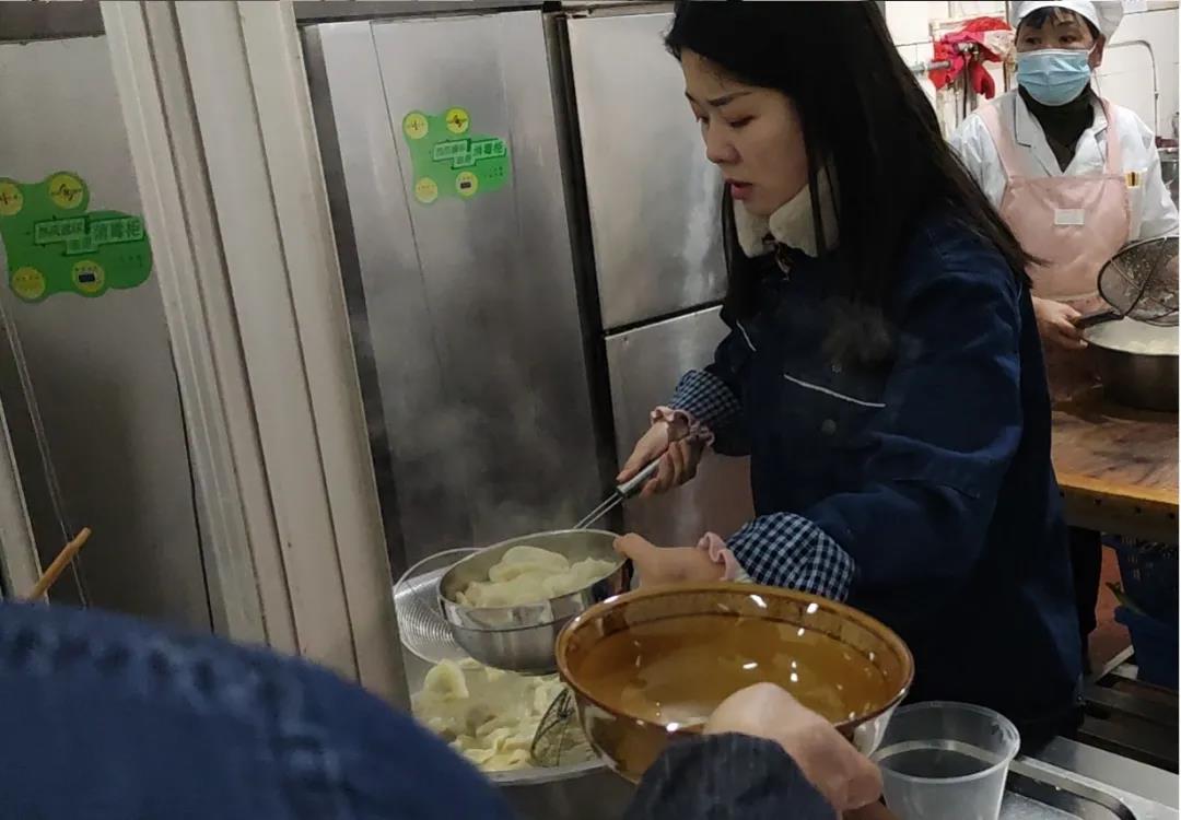 大西溝礦業(yè)公司：暖心節(jié)日餐，滿滿冬日情