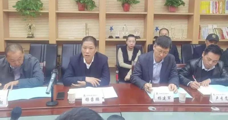 龍鋼集團與中國水電十五局物資公司 簽訂戰(zhàn)略合作協(xié)議
