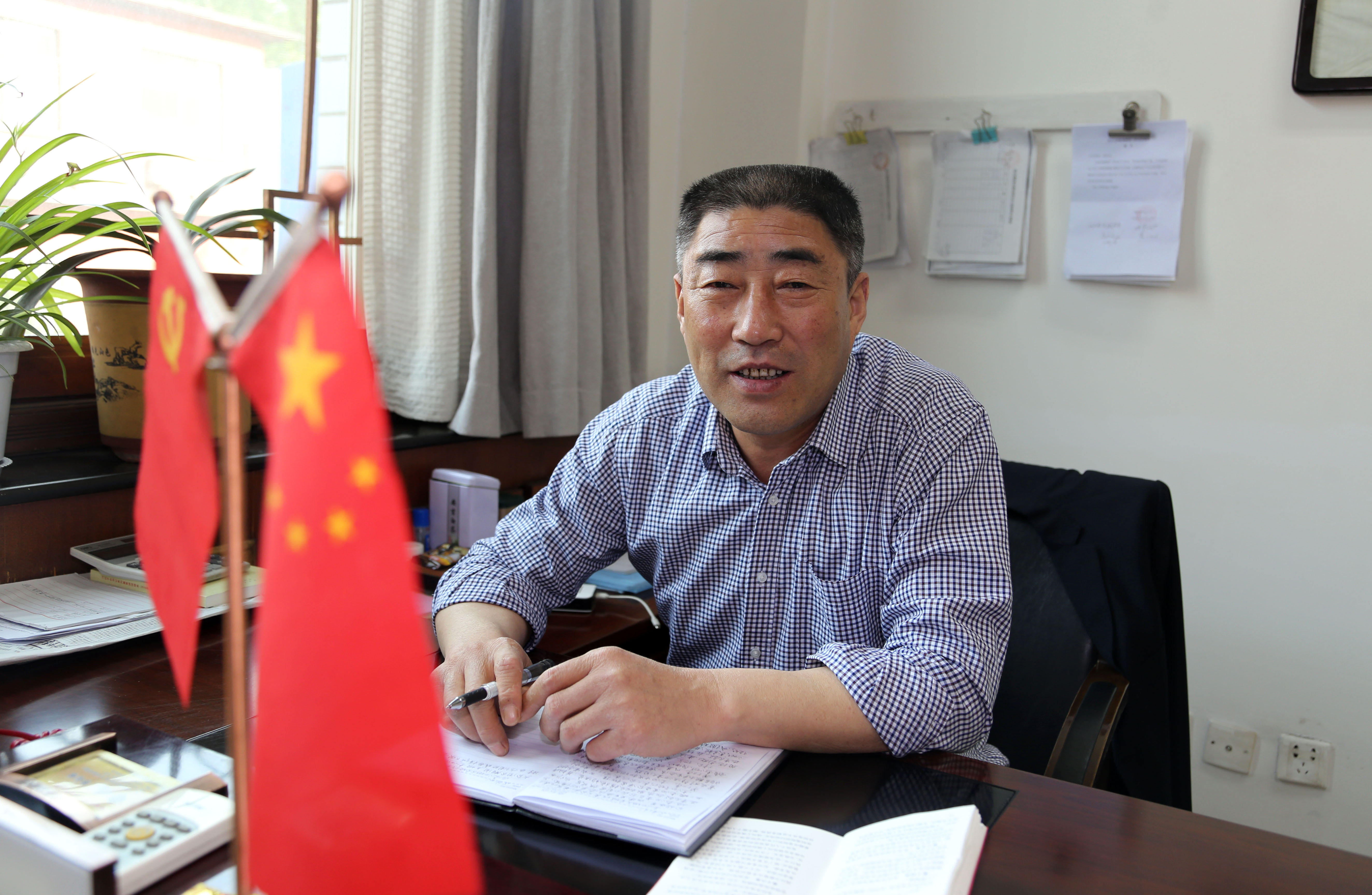評(píng)一次勞模 當(dāng)一輩子先進(jìn) 做永遠(yuǎn)的標(biāo)桿(八)